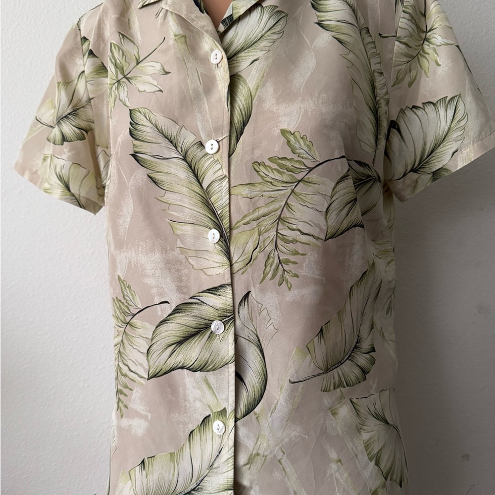 ❤️ LINDEN HILL Leaf Print 100% Silk Women’s Shirt/ Blouse Size Small
 3 For $18